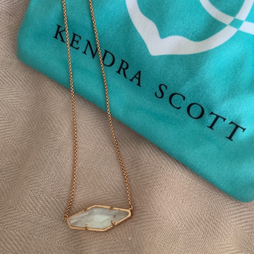 Kendra Scott rose gold necklace